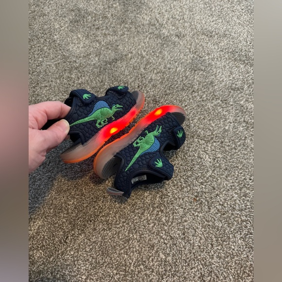 Carter's Kasai Toddler Boys Light Up Sandals Blue Dinosaur size 6 summer shoes - Picture 11 of 11